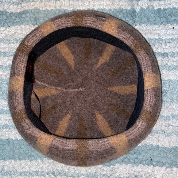 Wool Beret Hat by Canadian Hat 1918 - Picture 6 of 8